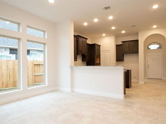 4th image of 8030 Silverspot Ln