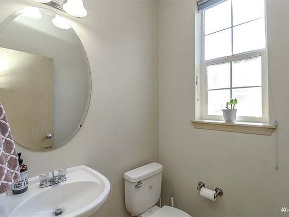 4th image of 11519 7th Avenue Ct E