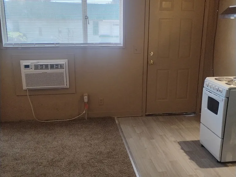 1639 Basin St SW #12 — Photo 10