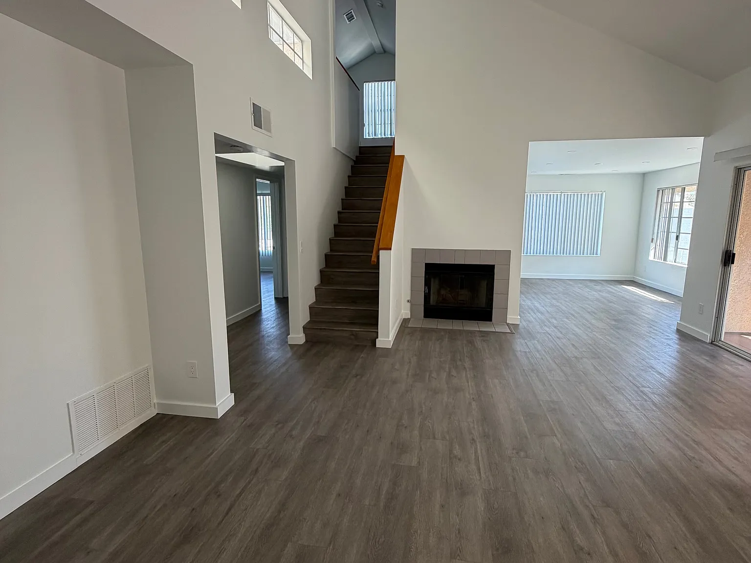 800 N June Street — Photo 1