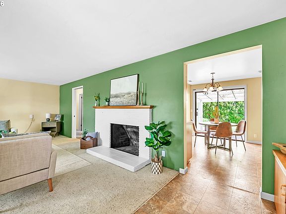4th image of 1385 Beebe Ln