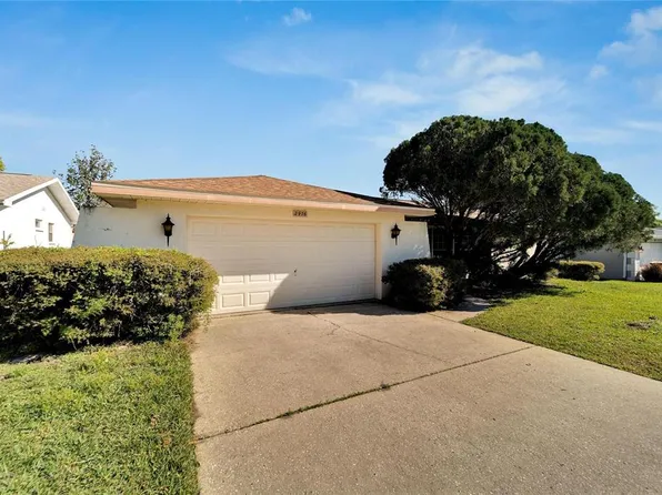 2976 Meadow Wood Dr, Clearwater, FL 33761
