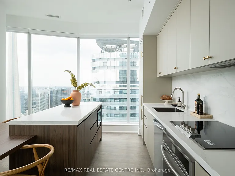 10 York St #6210 — Photo 15