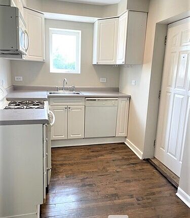 4th image of 3517-21 W Grace St #3517-2E