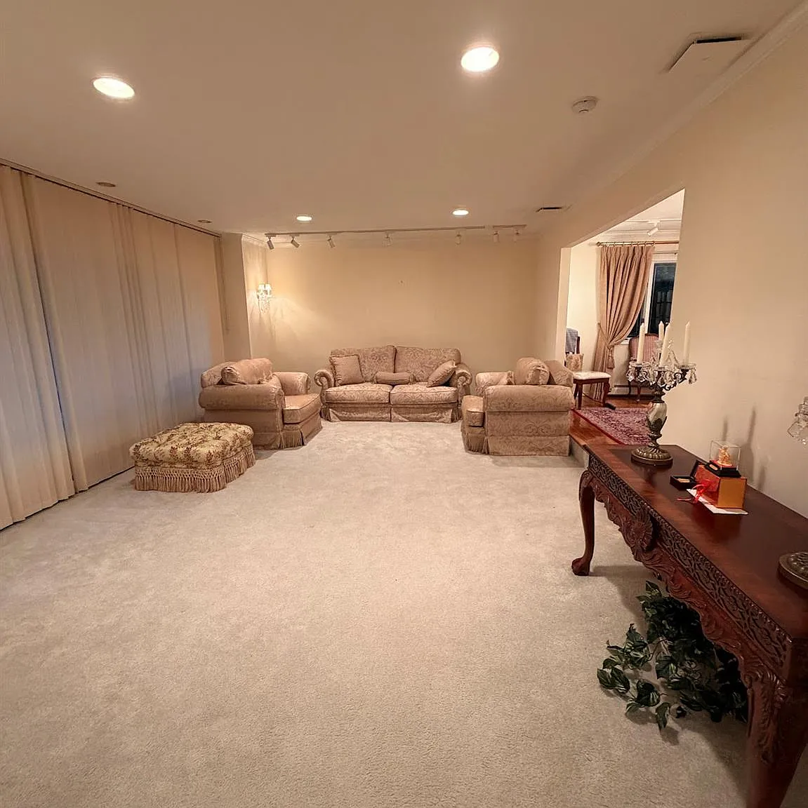 5 bed, 3.0 bath, 3400 sqft, $7,000 — Photo 3