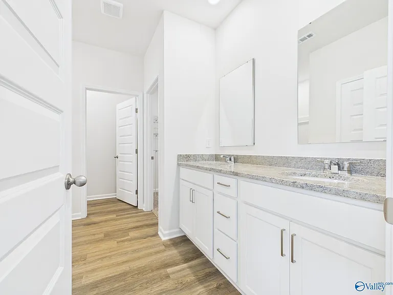 1325 Eidson St — Photo 15