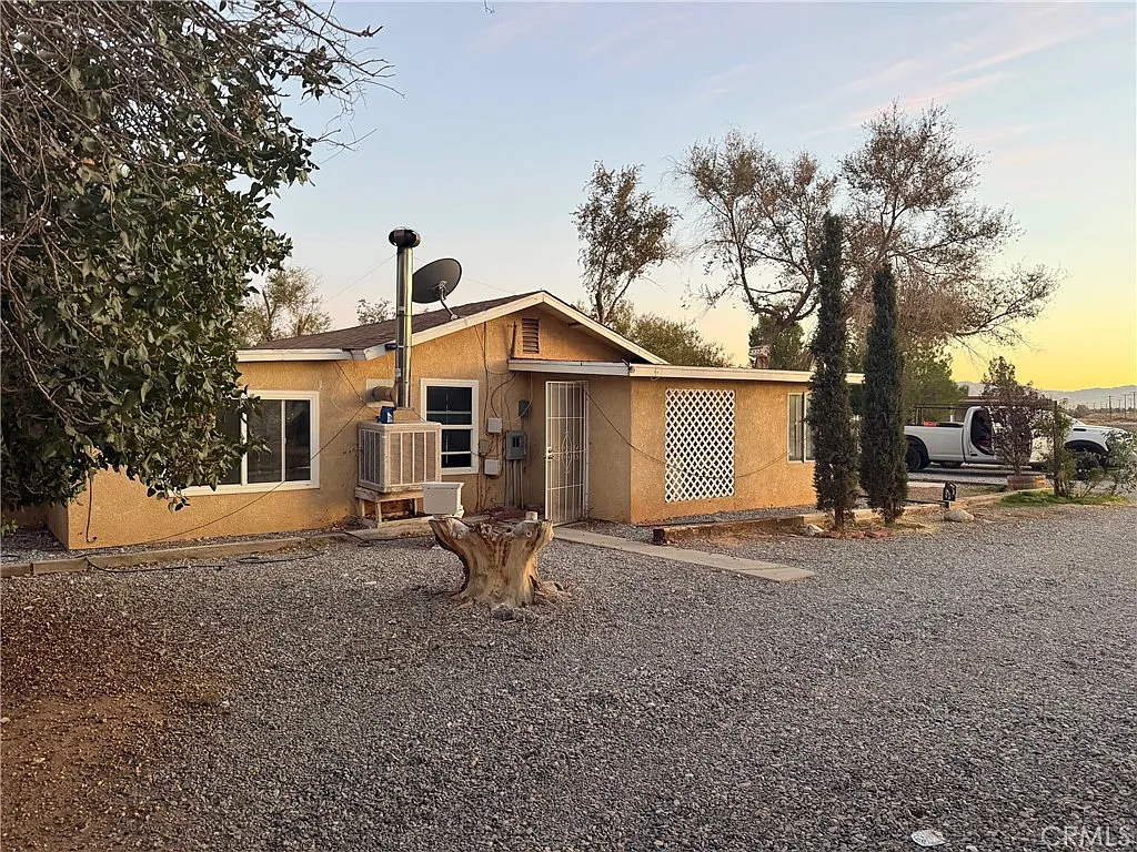 4 bed, 2.5 bath, 1600 sqft, $7,900 — Photo 3