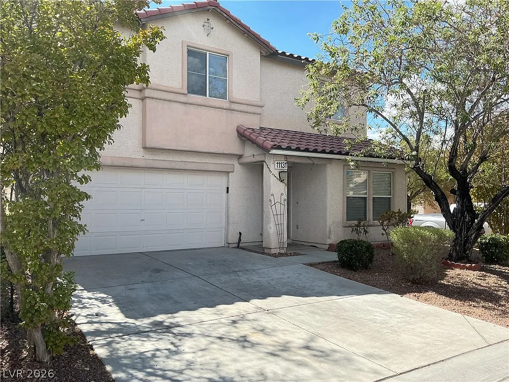 4 bed, 3.0 bath, 2320 sqft, $2,145 — Photo 2