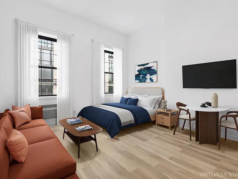 216 E 13th St #3N — Photo 2