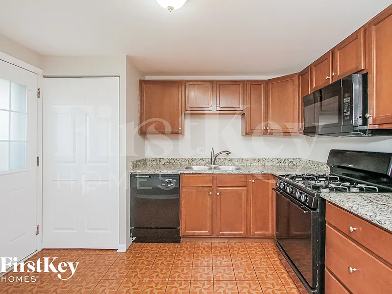 171 Craig Dr W — Photo 8