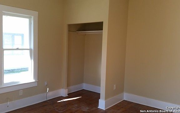 5th image of 510 E Carson St