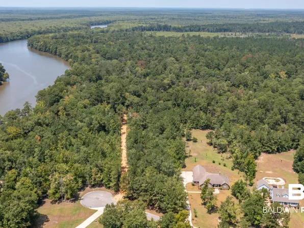 52575 Bass Ln, Stockton, AL 36579
