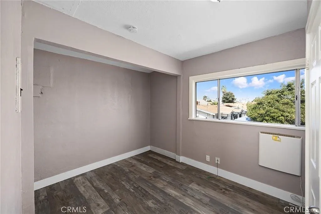3 bed, 800 sqft, $2,700 — Photo 4