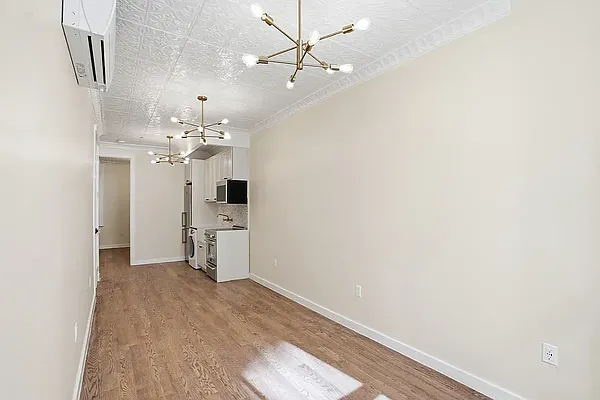 Living room, photo 2