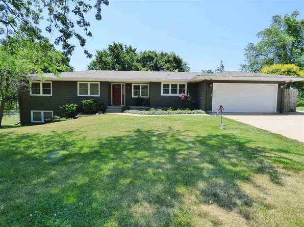 3415 Dickens Ave, Manhattan, KS 66503