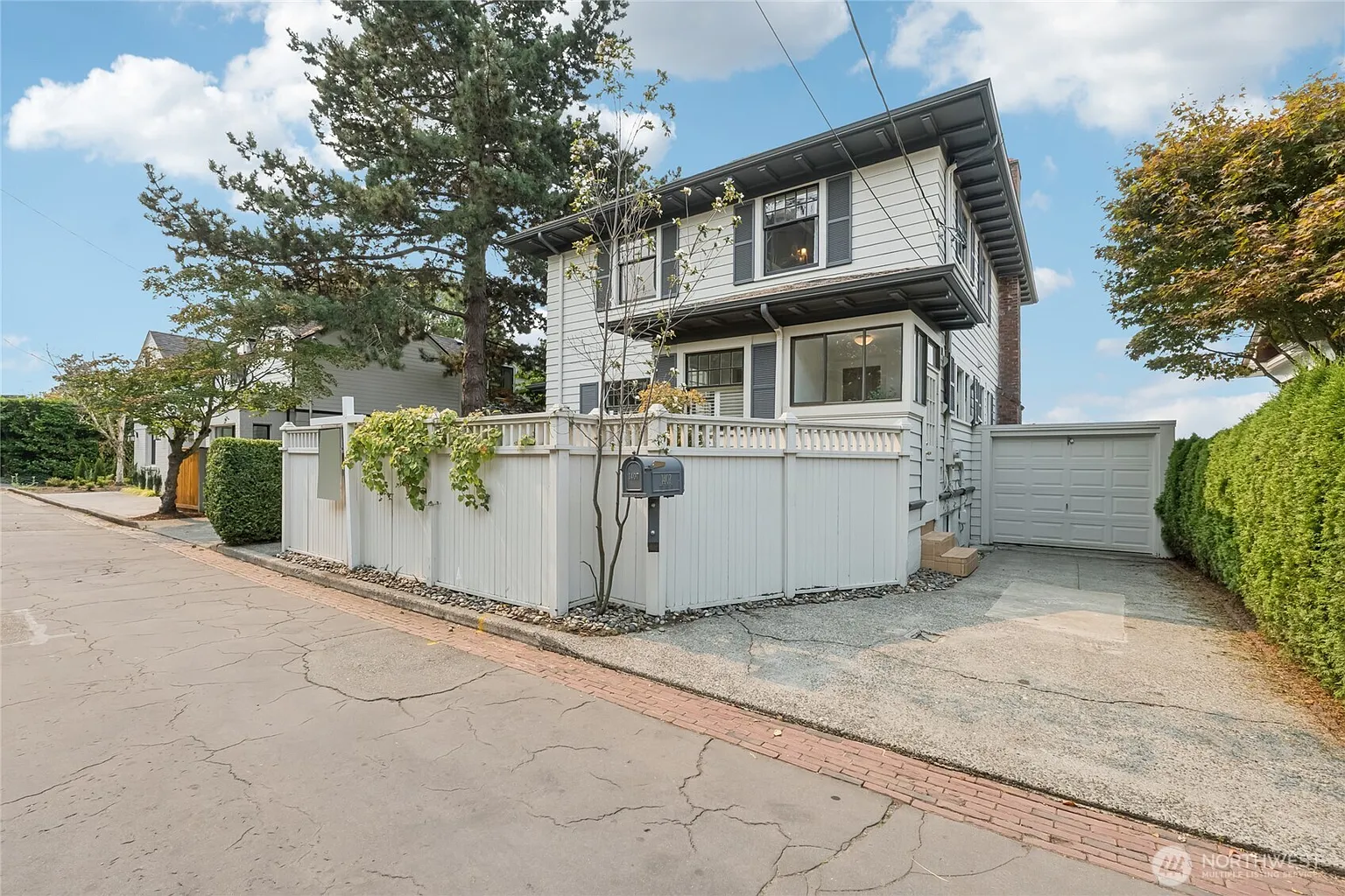 1407 1st Avenue N photo 1