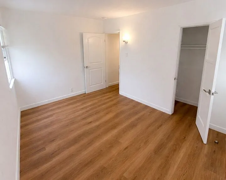 9132 Crenshaw Blvd — Photo 7
