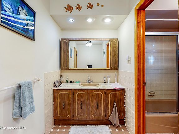 4th image of 801 Carmalt St