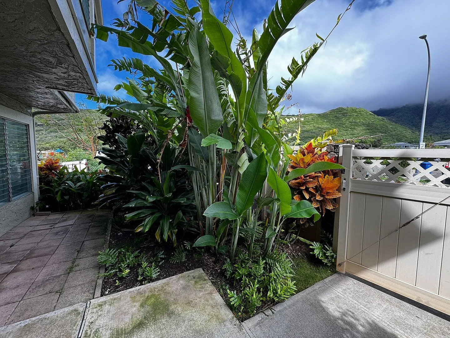 Mariners Village 1, 3/2.5/2, Corner unit, Mountain Views — Photo 3