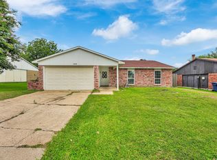 1818 Legend Dr, Garland, TX