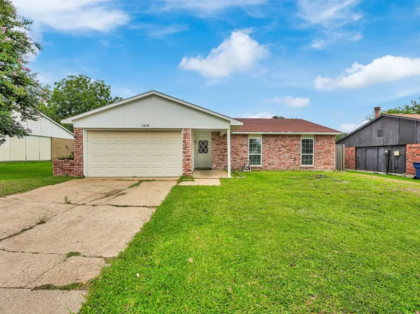 1818 Legend Dr, Garland, TX 75040