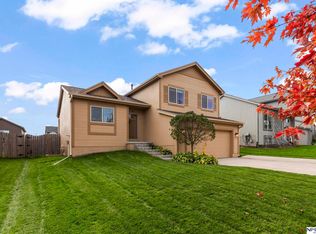 14615 Sunrise St, Bennington, NE 68007
