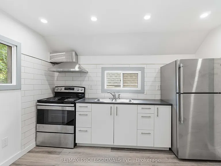 759 Barton St E #UPPER — Photo 3