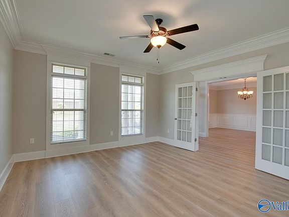 5th image of 4700 Old Oak Ct