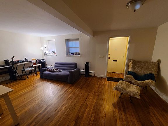 3rd image of 1758 Commonwealth Ave APT B