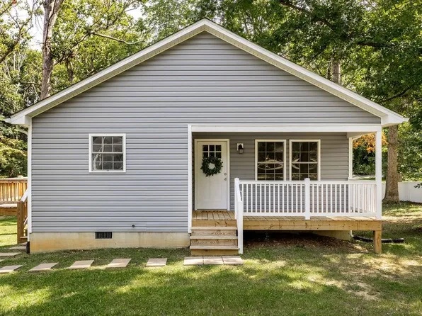 186 Dodge St, Stuarts Draft, VA 24477