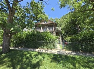 630 Belle Ct, Phoenix, IL 60426