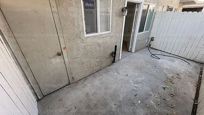 2909 S Chester Ave #16 — Photo 17