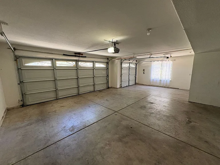 703 W Russell Ave — Photo 7