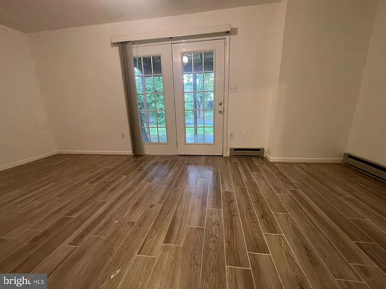 1323 Lindsay Ln — Photo 17