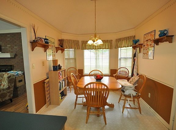 5th image of 7315 Fox Glen Dr