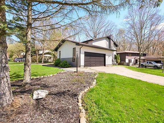 4th image of 1764 Deepwood Dr