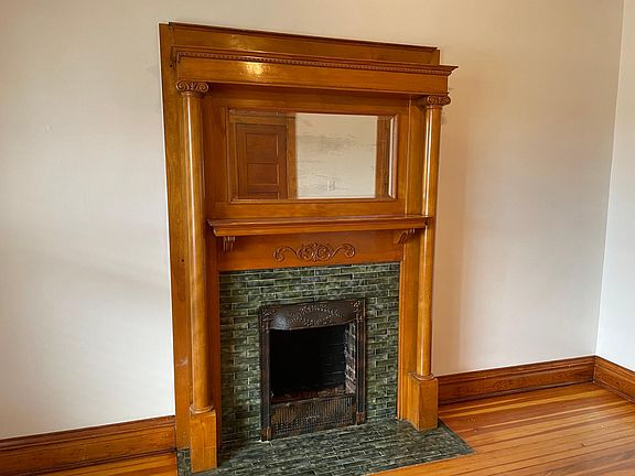 4th image of 112 N Lincoln St APT 1