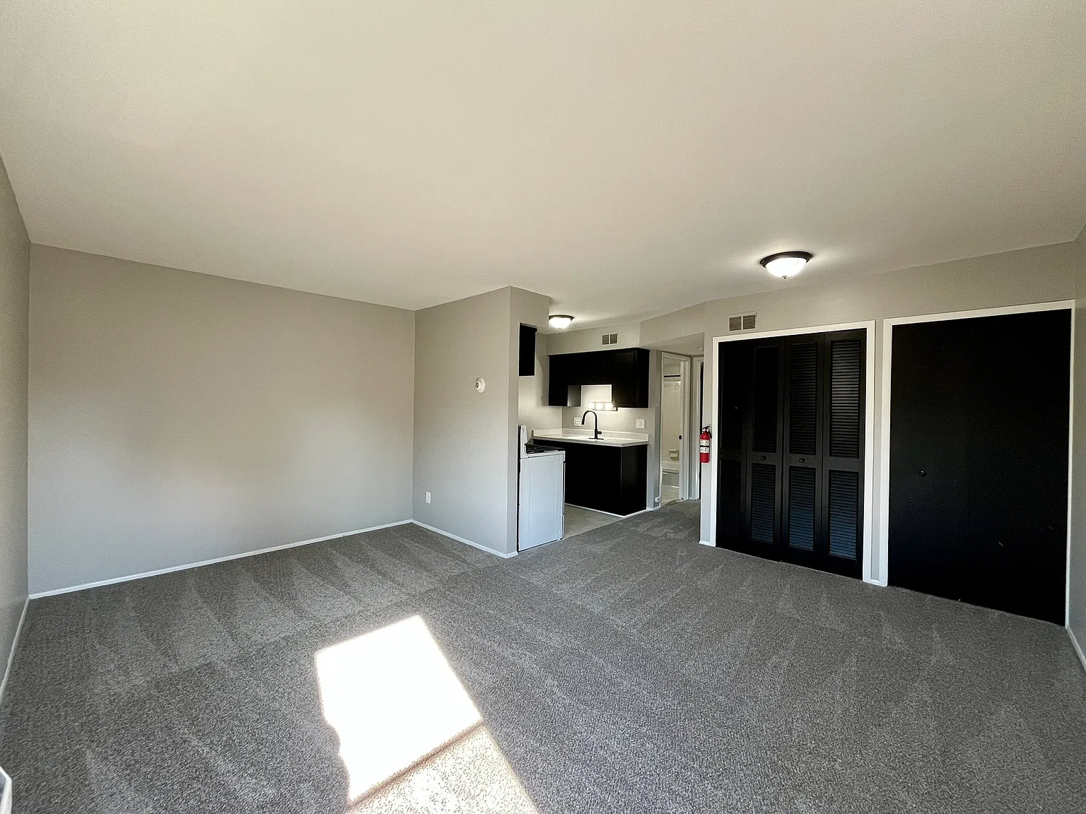 4431 Oakwood Boulevard - #4 — Photo 2