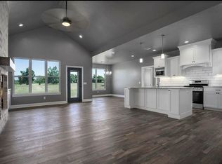 1408 N Main St, Perkins, OK 74059