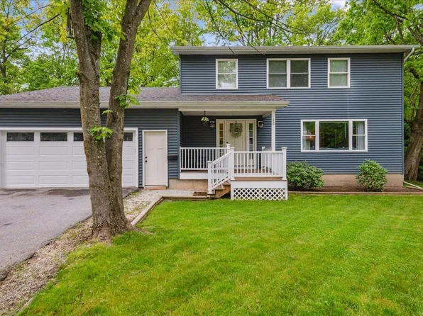 12 Briar Lane, Essex Junction, VT 05452