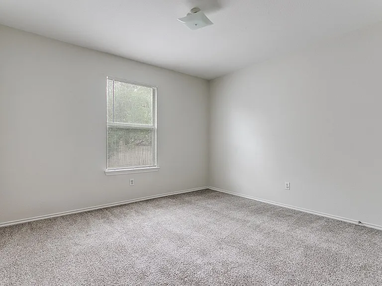 3410 Sherwin Dr — Photo 19