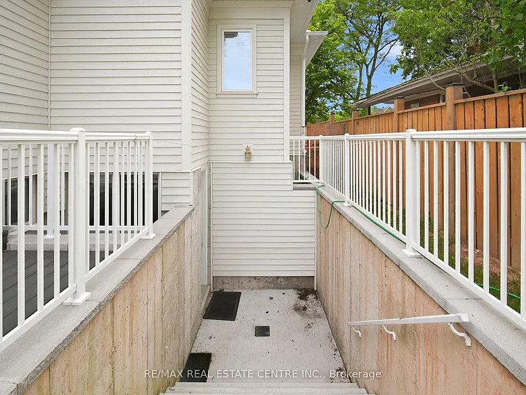 2450 Rebecca St — Photo 49