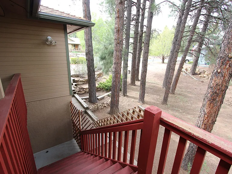 2100 N Timberline Rd — Photo 24