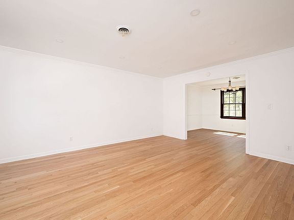 4th image of 104 Smithfield Ct Unit A