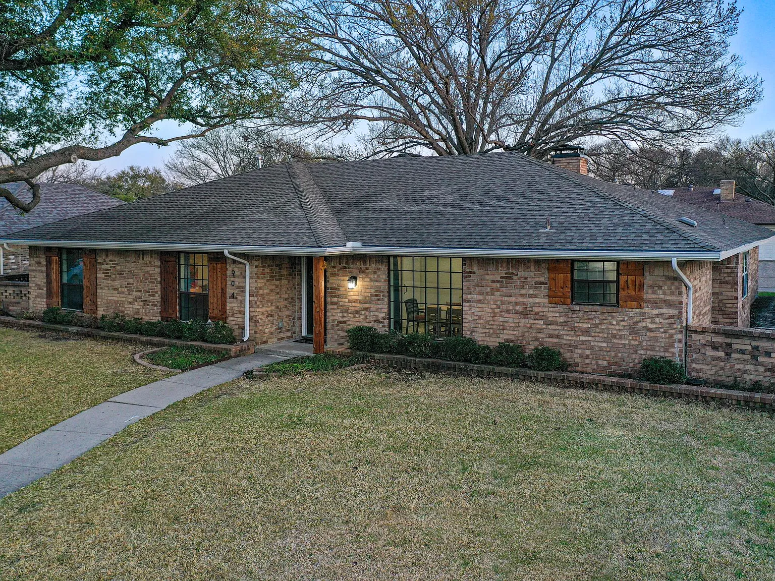 1904 Tampico Dr — Photo 4