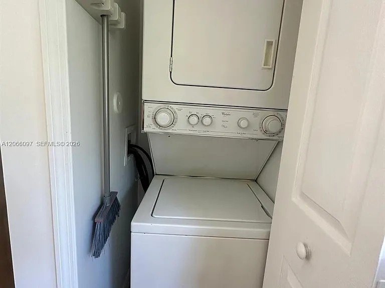 2920 SE 12th Rd #203-30 — Photo 16
