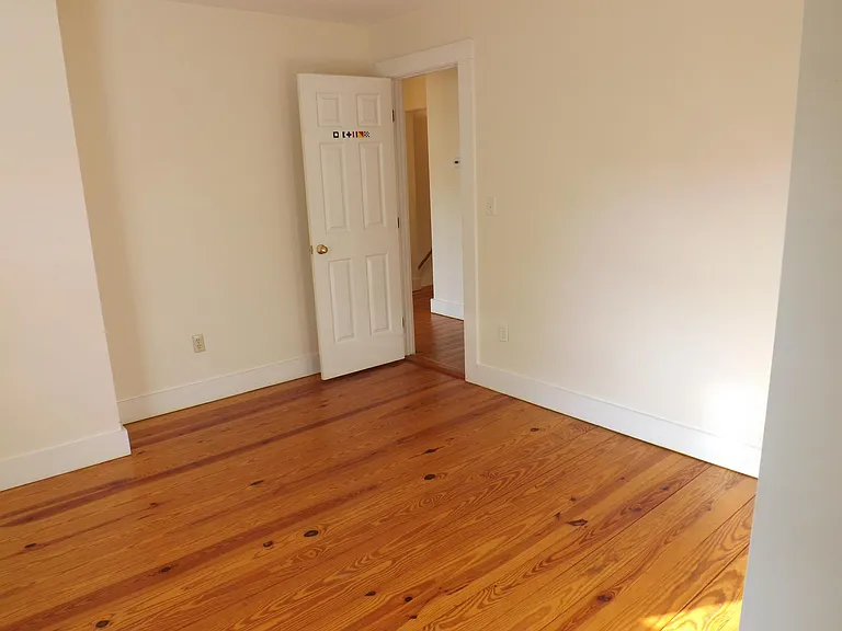 185 Center Ave — Photo 13