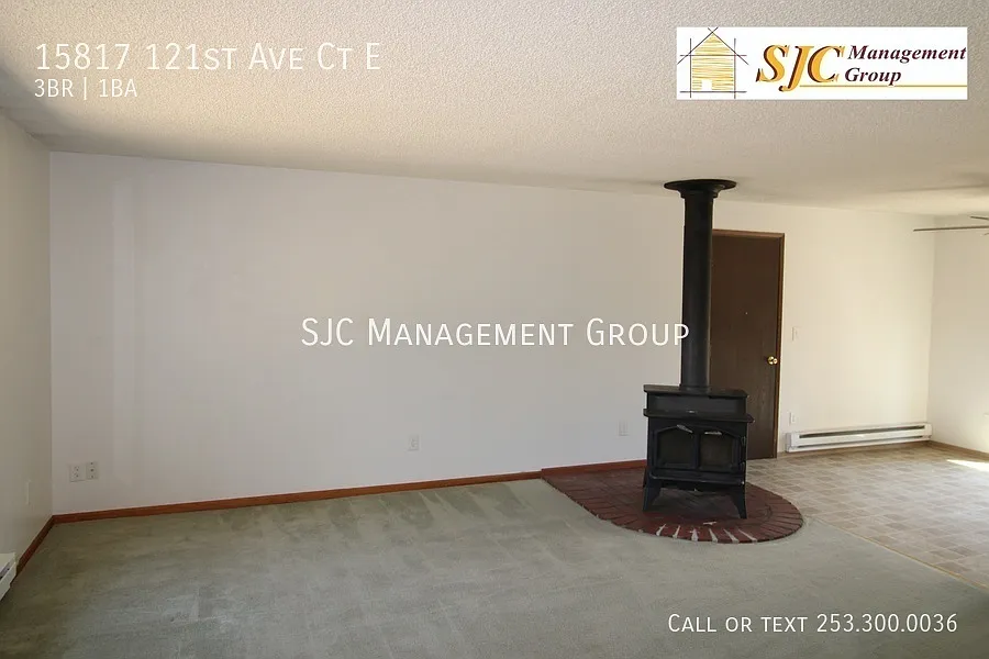 Three bedroom one bath home for rent South Hill Puyallup — Photo 3