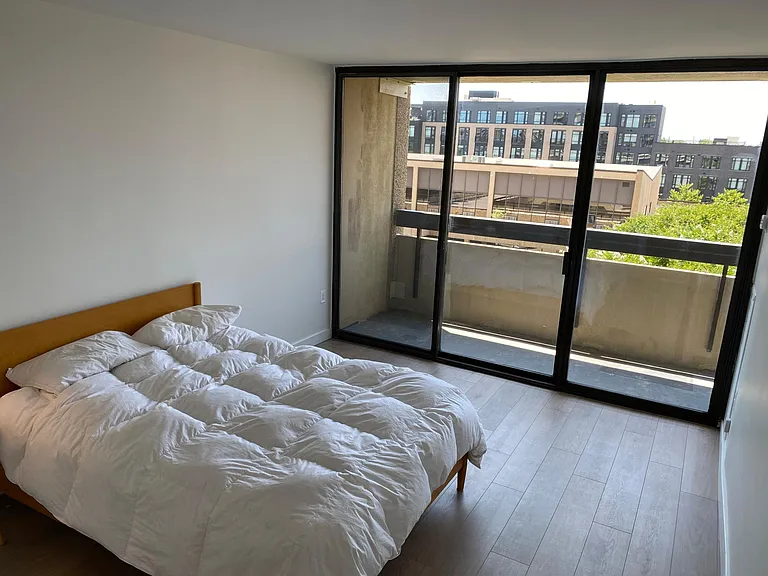 400 Madison St #403 — Photo 17
