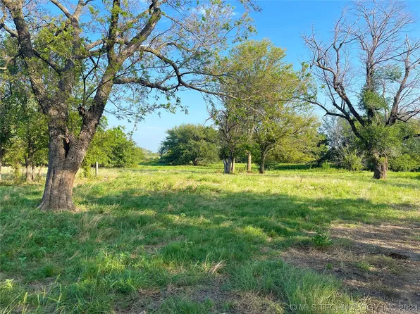 12499 27th Rd, Nowata, OK 74048